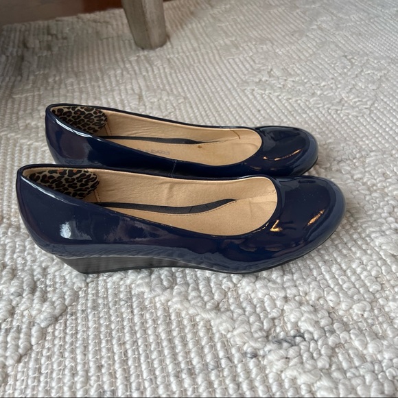 Dirty Laundry Shoes Dirty Laundry Navy Wedge Shoes Size 7 Poshmark